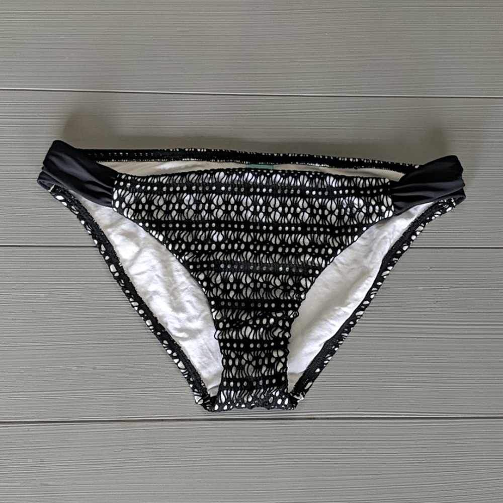 NWOT Sunsets Swimwear Black/White Low Rise Bikini Bottoms Size Medium M